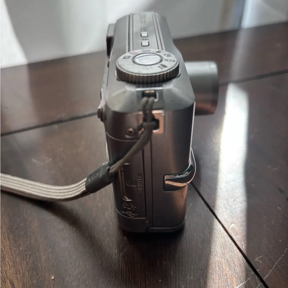 Kodak easy share c743 8.1 mp digital‎ camera. Tested and working